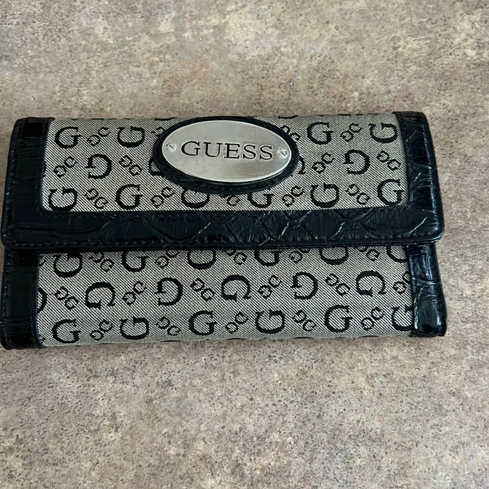 Guess wallet